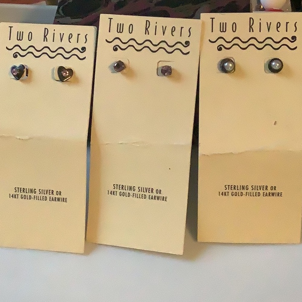 NWT Two Rivers earrings